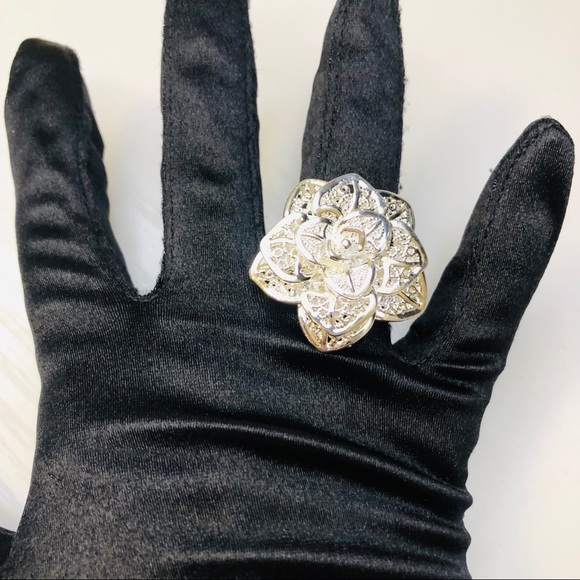 🌺Bold & Beautiful!🌺 Adjustable SS Statement Ring - Picture 2 of 8